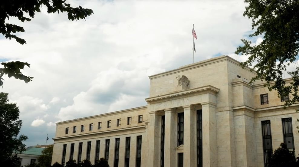 美联储按兵不动，鲍威尔警告关税或推高通胀！特朗普猛烈抨击