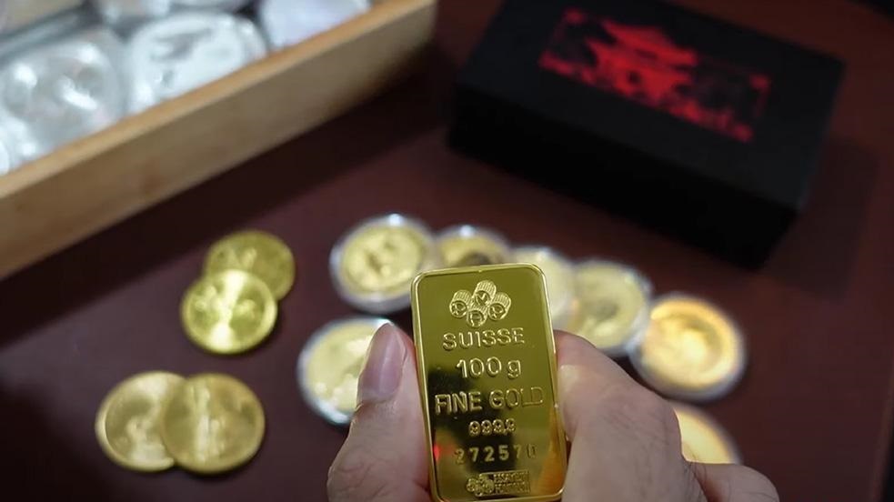 美国关税大刀砍向欧盟，多因素致使美元承压！黄金多头嗅到血腥味